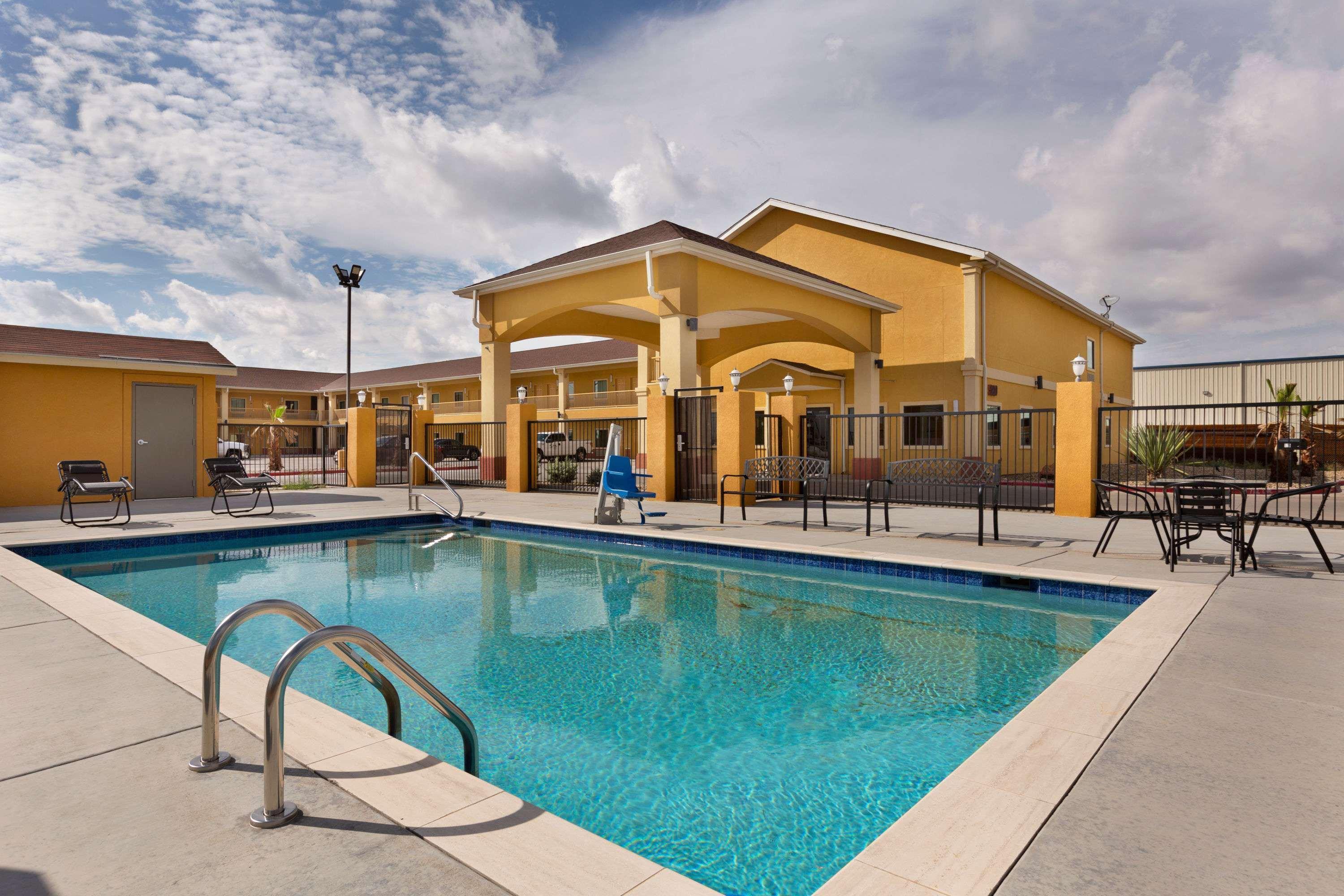Days Inn By Wyndham Odessa Exterior foto